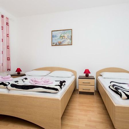 Apartments Mira Baska  Exterior photo
