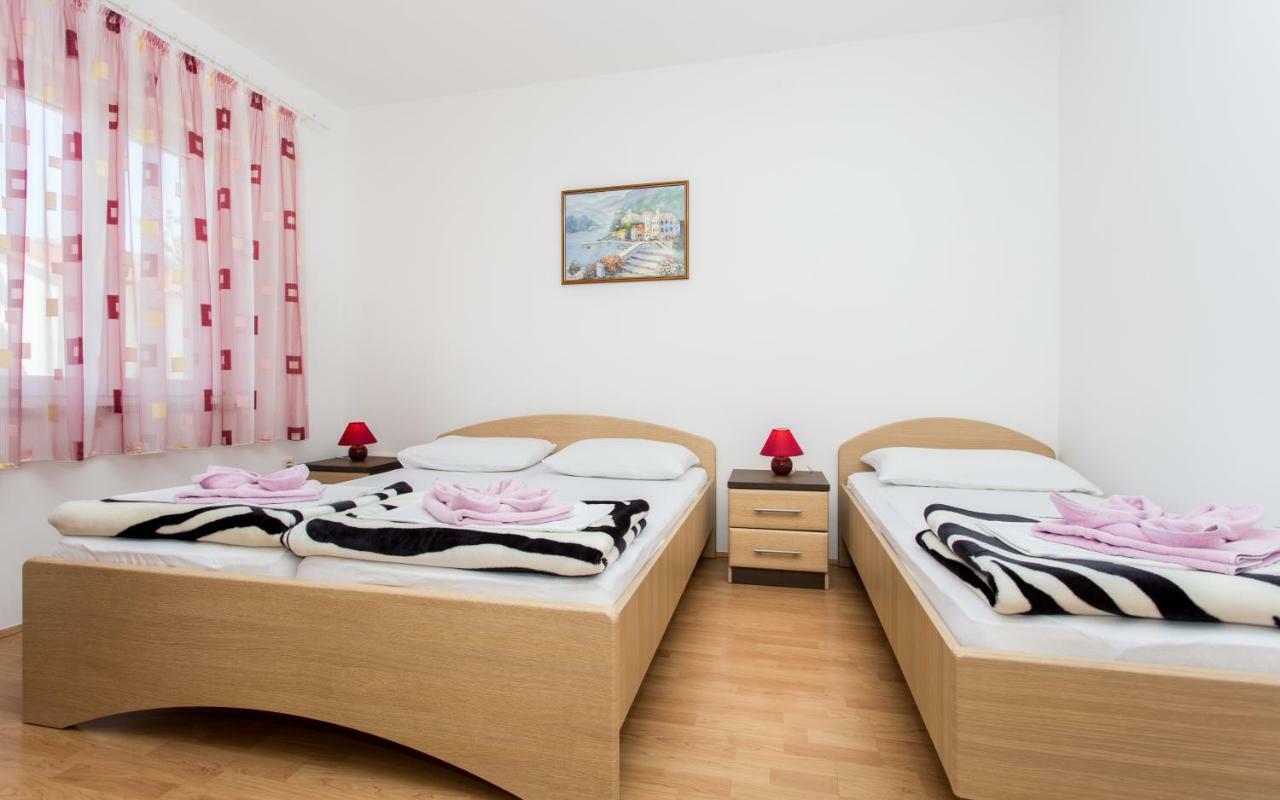 Apartments Mira Baska  Exterior photo