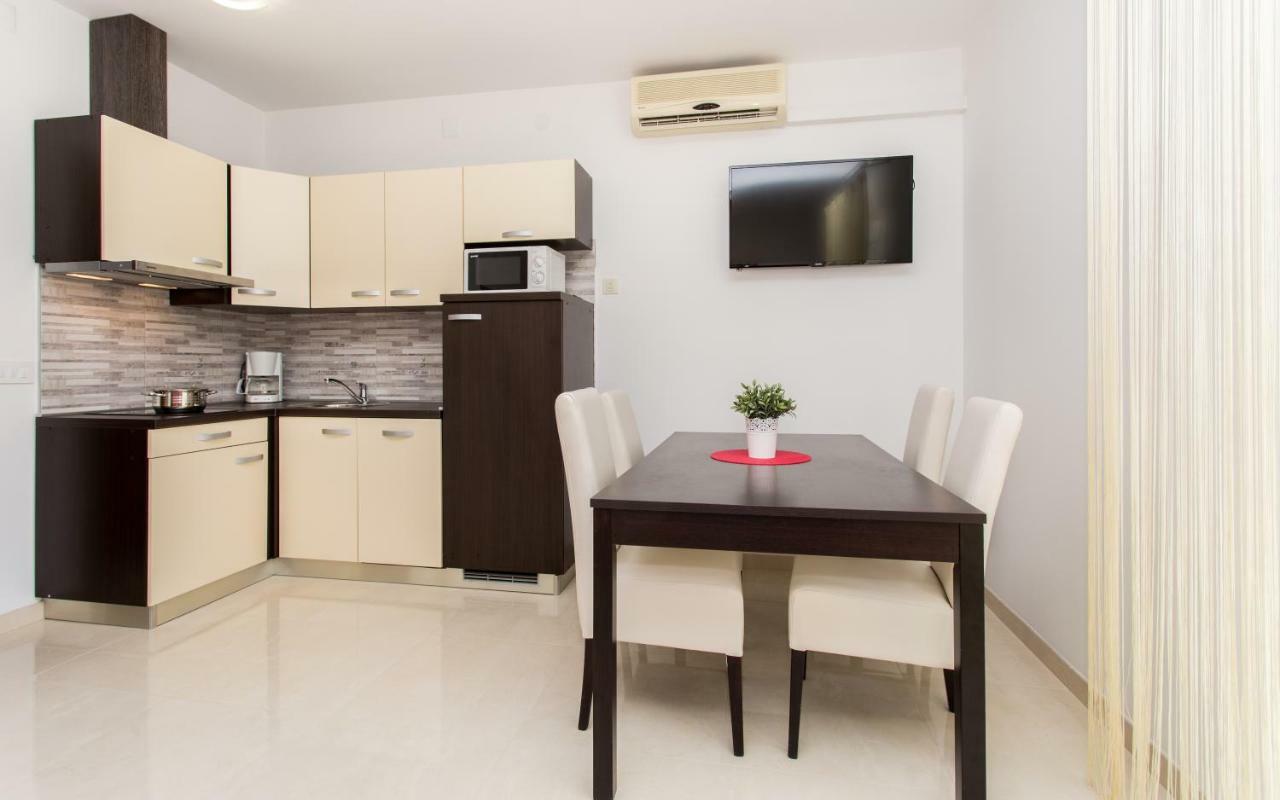 Apartments Mira Baska  Exterior photo