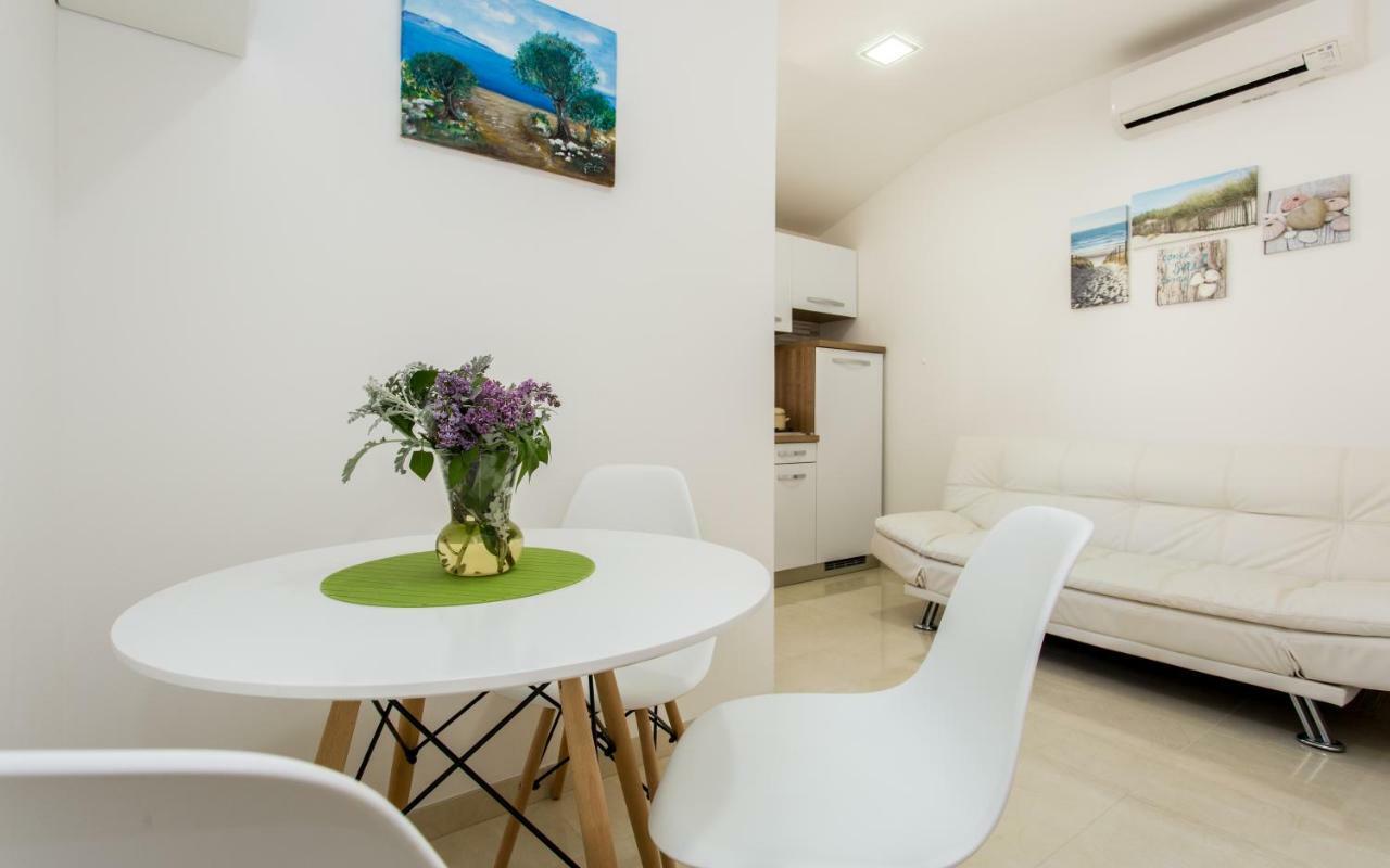 Apartments Mira Baska  Exterior photo