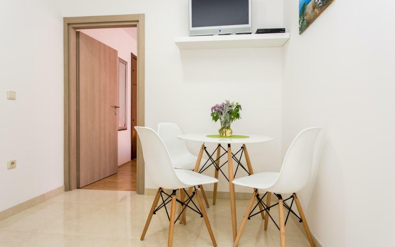 Apartments Mira Baska  Exterior photo